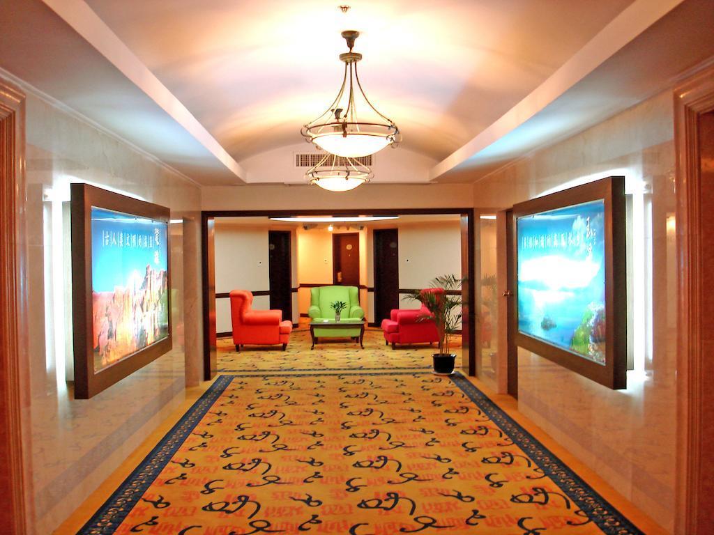 New Era Hotel Куньмин Экстерьер фото