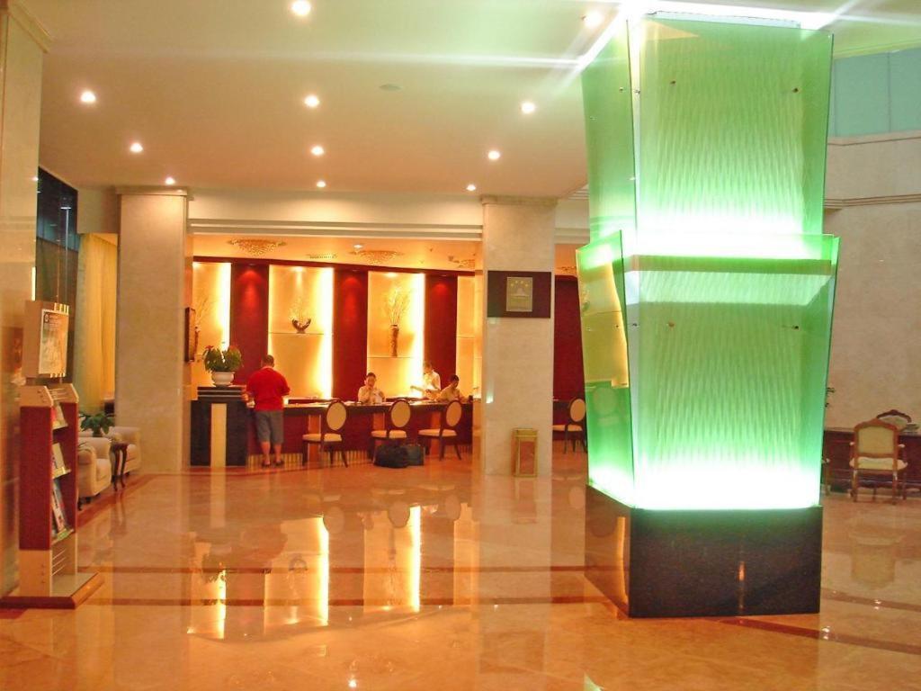New Era Hotel Куньмин Экстерьер фото