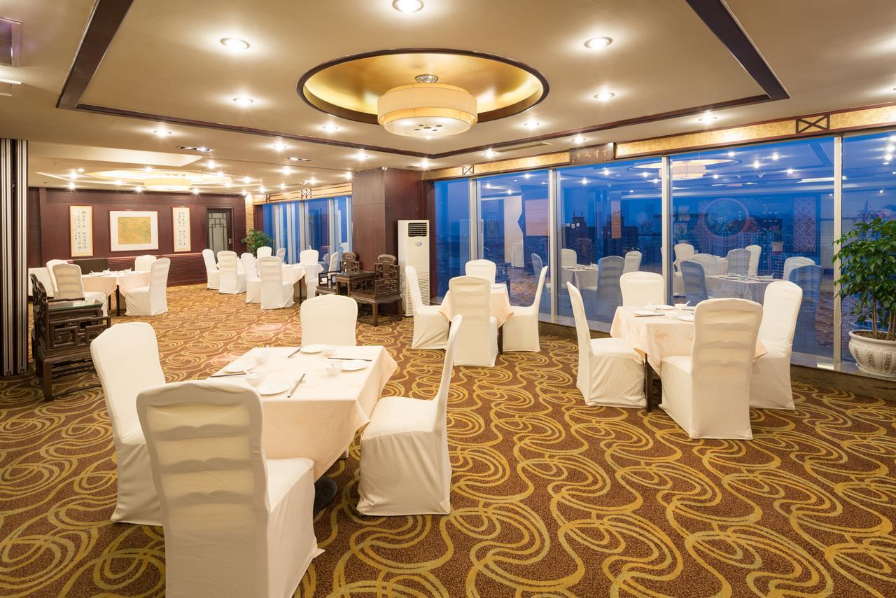 New Era Hotel Куньмин Экстерьер фото